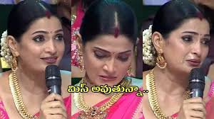  నాన్న‌ని త‌ల‌చుకొని వెక్కి వెక్కి ఏడ్చిన‌ ఏవీఎస్ కుమార్తె శాంతి.. 
